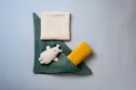 Set jucărie Leka, prosop cu capișon și două pânze din muselină - imagine 3